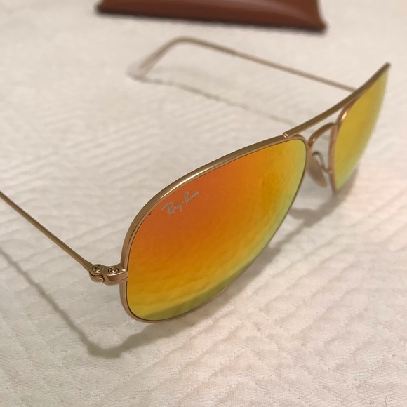Ray Ban Mirrored Aviators - Picture 3 of 6